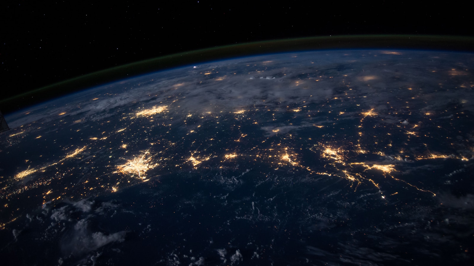 Gobernanza global de la inteligencia artificial y conexiones internacionales